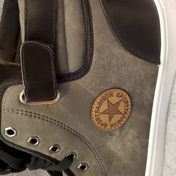 Men's Hightops - Picture 2 of 6